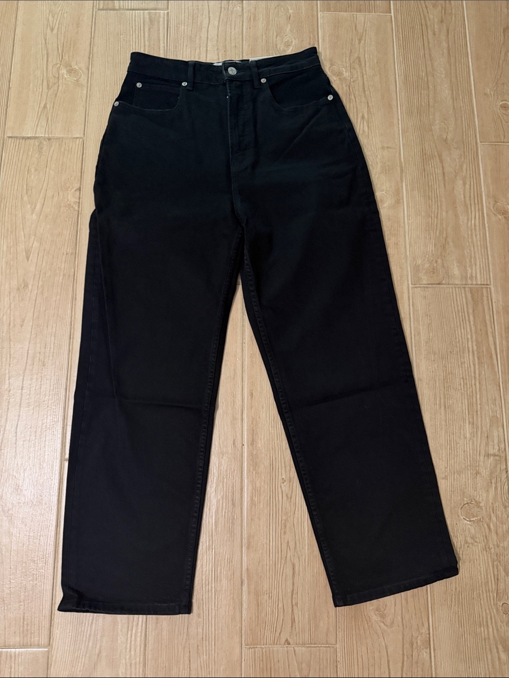 Everlane Women’s The Curvy Way High Jean Black Straight-Leg